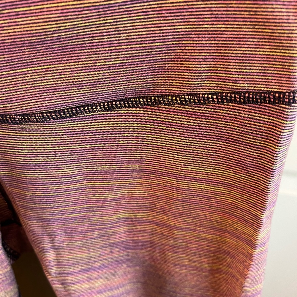 Lululemon Cropped Wunder Under. Size 8 Space Dye - image 3